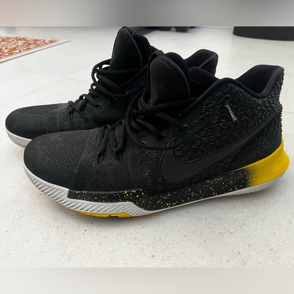 Kyrie basketball shoes